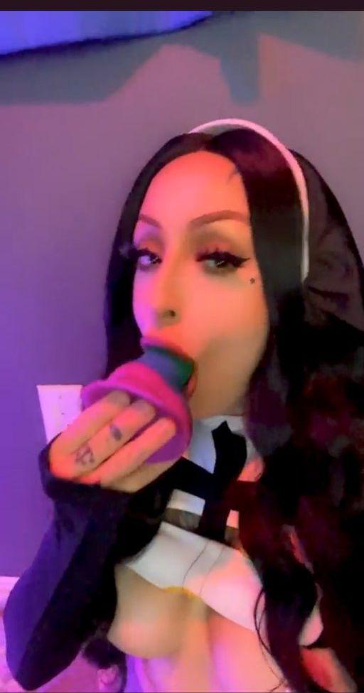 8P Salem_sinner nude