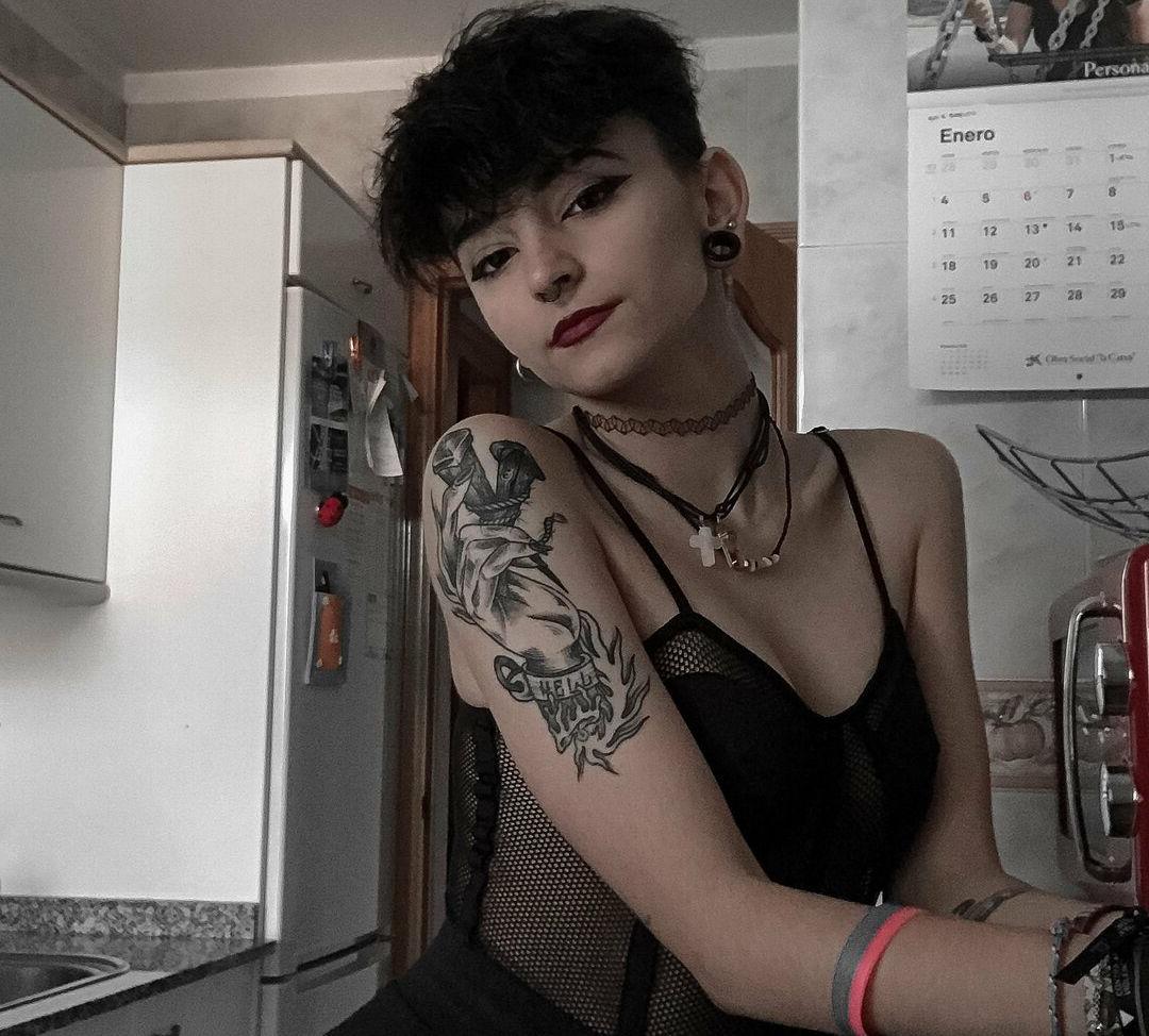 25P Covergore.666 nude