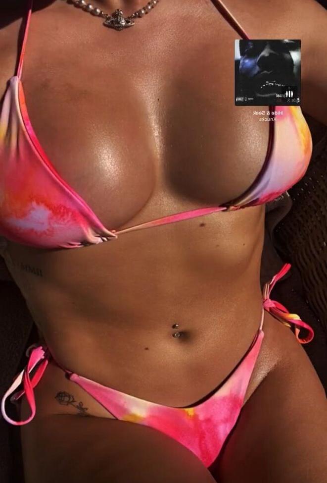4P Holly S Gloucester nude
