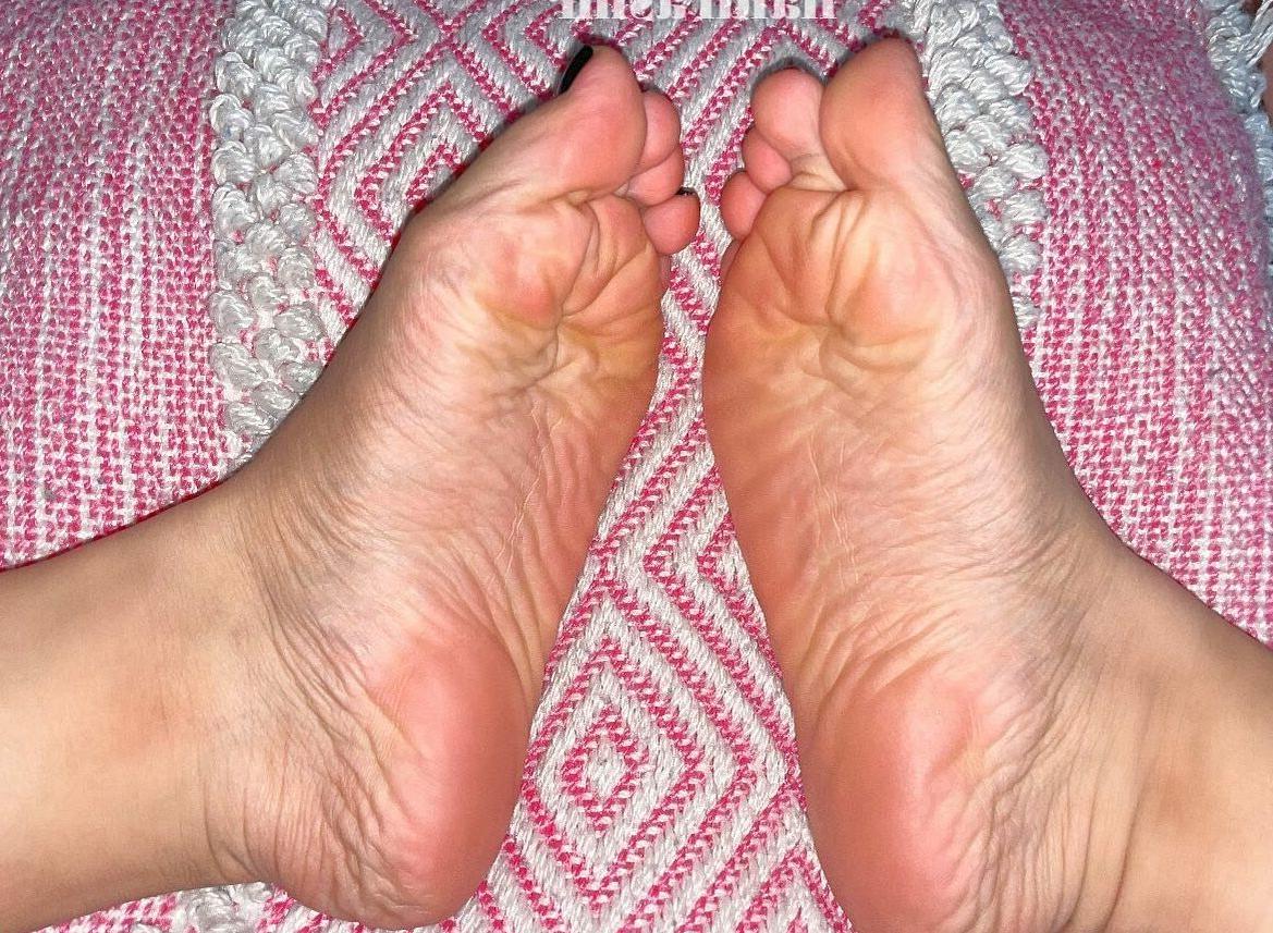 15P Haidi Feet Asmr nude