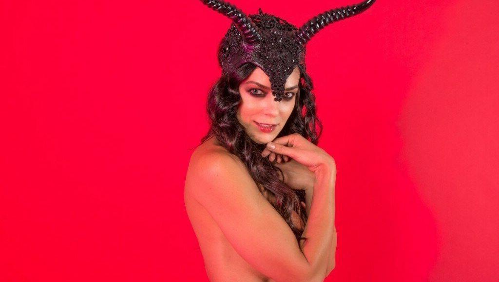 14P Adrianne Marie Curry nude