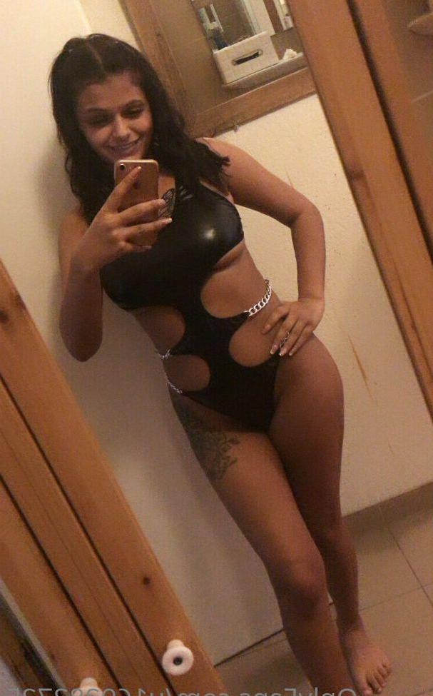25P Berki Loretta nude