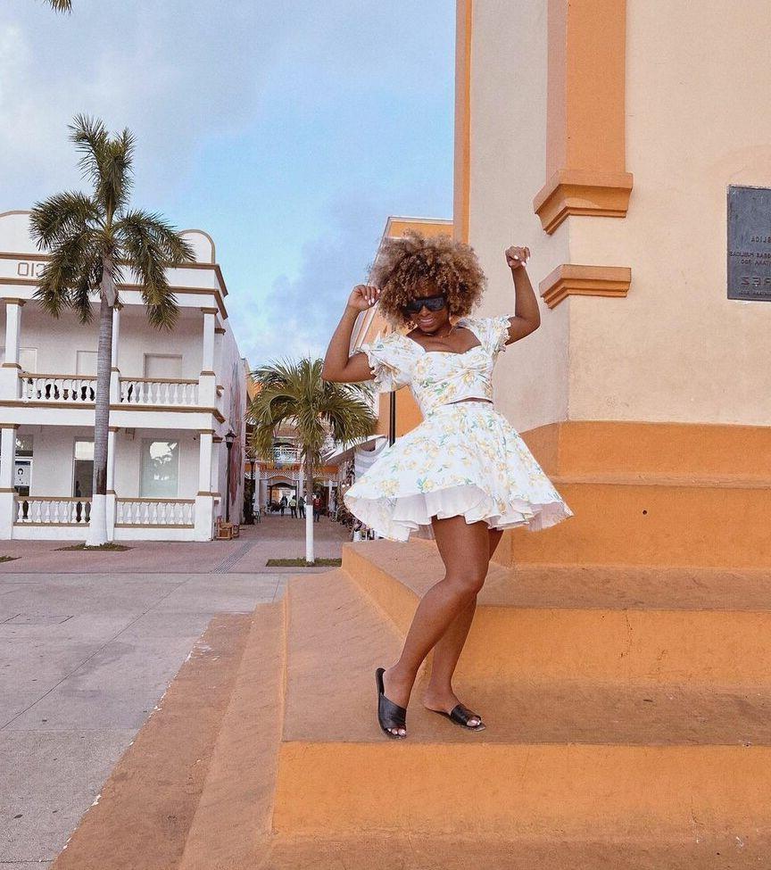25P Fleur East nude