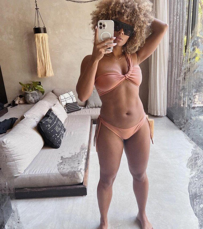 25P Fleur East nude