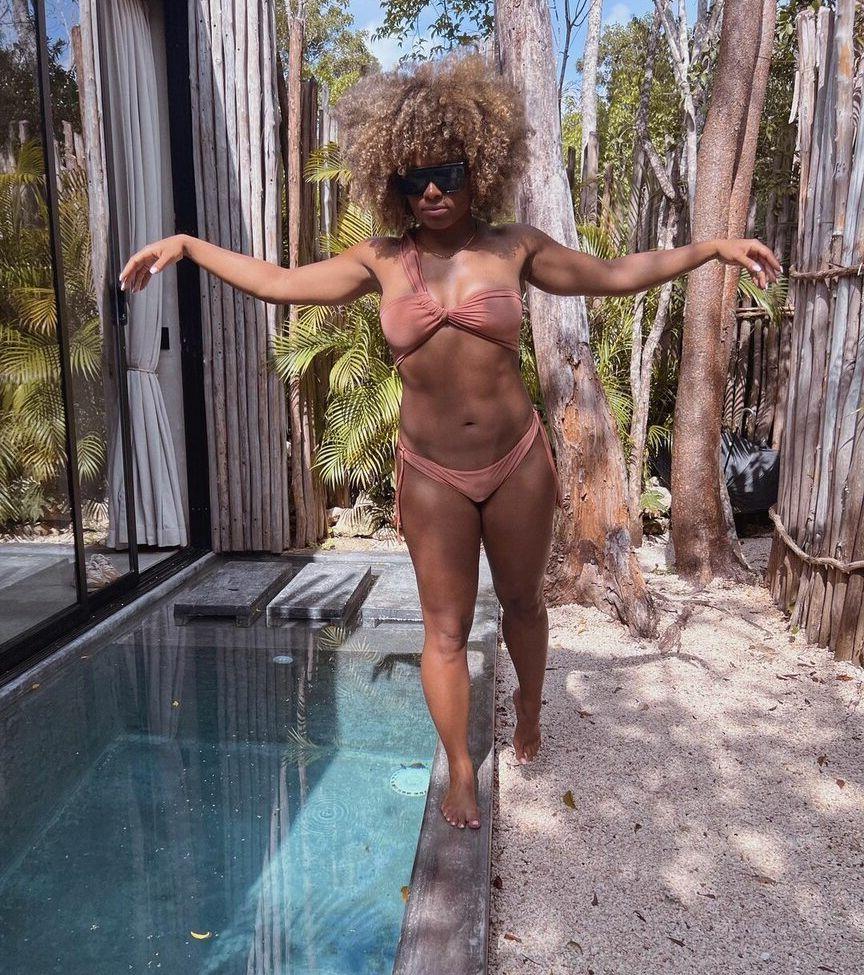 25P Fleur East nude