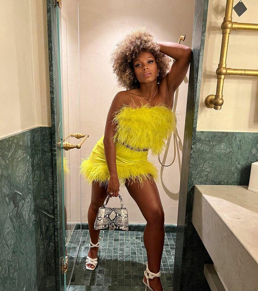 25P Fleur East nude