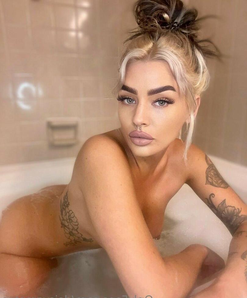 11P Daisygrantxo nude
