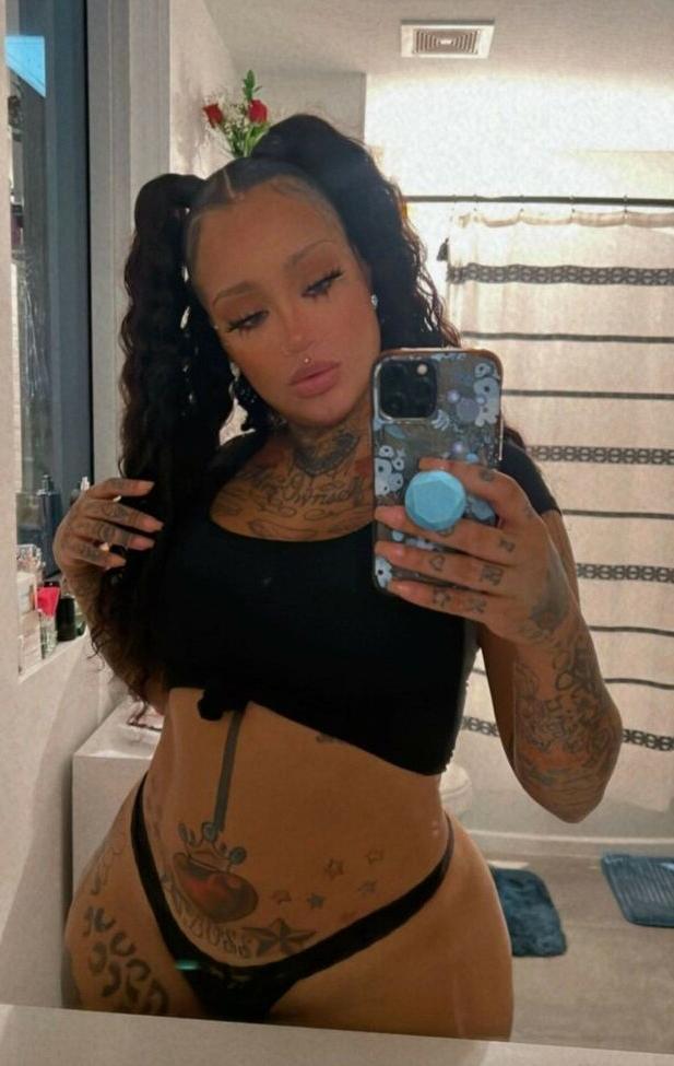 25P Donna Lombardi nude