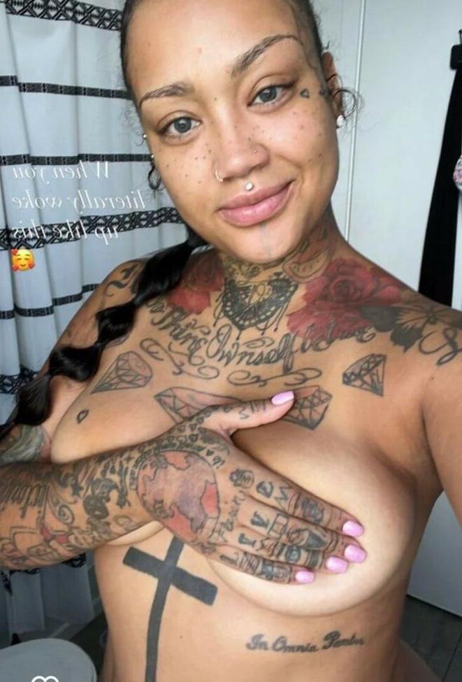 25P Donna Lombardi nude