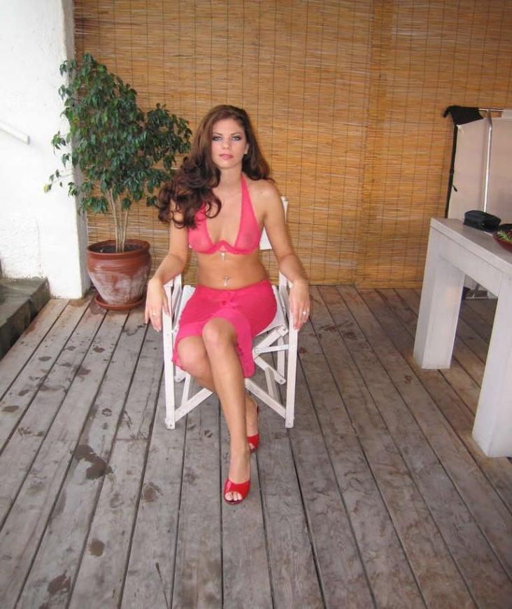 25P Amanda Brands nude