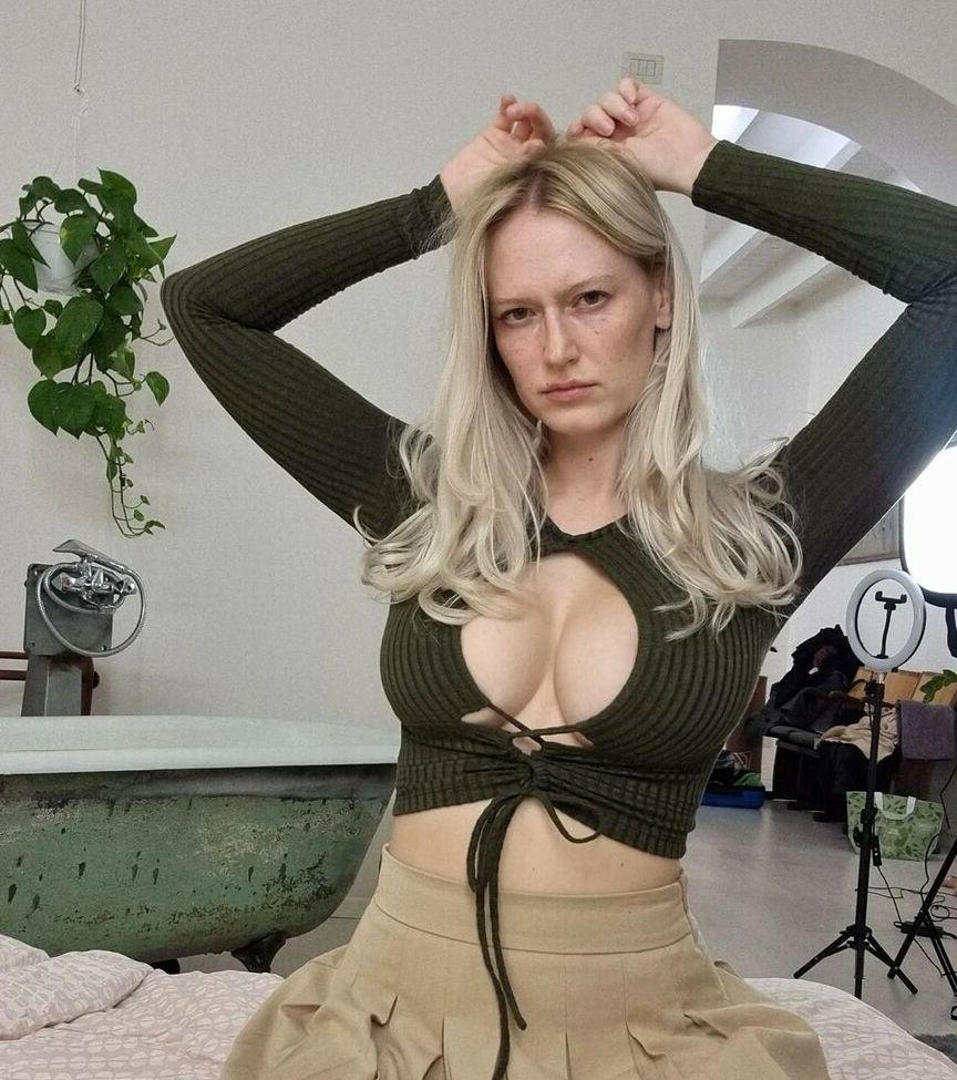 25P Luizaconlaz nude