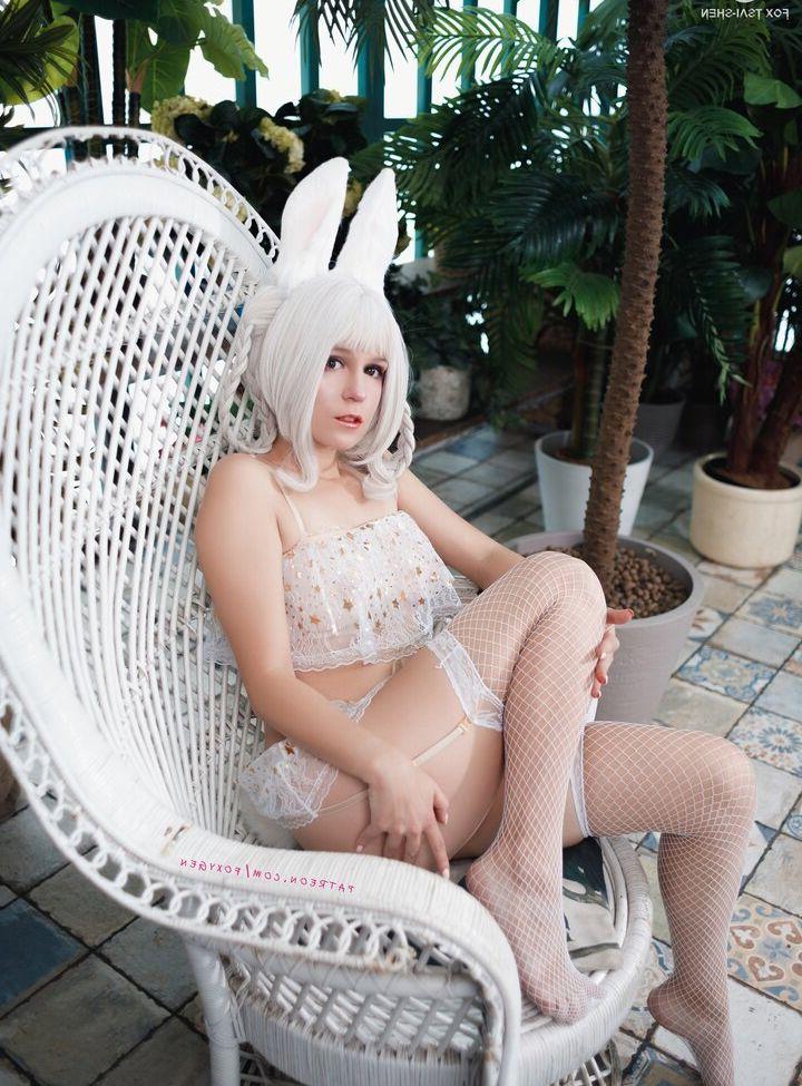25P Fox Tsai-Shen nude