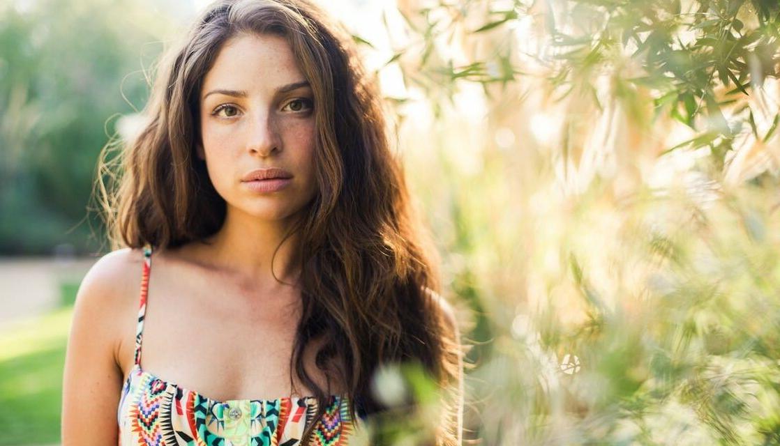 25P Anna Hopkins nude