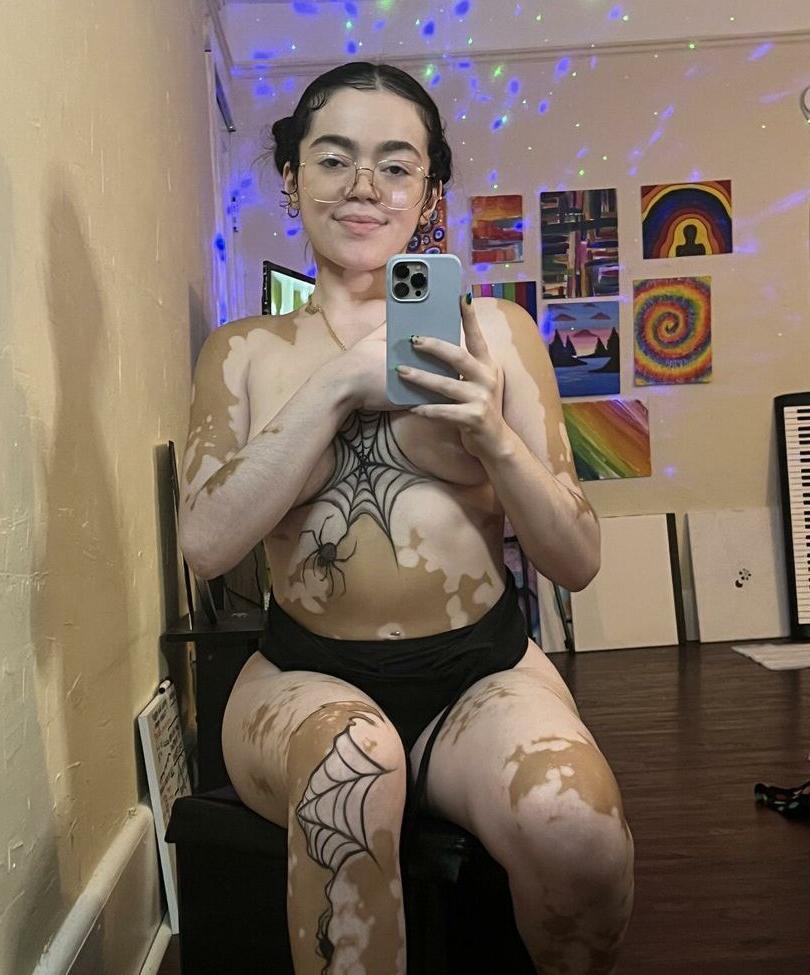 12P Ummmbzupcsdown nude