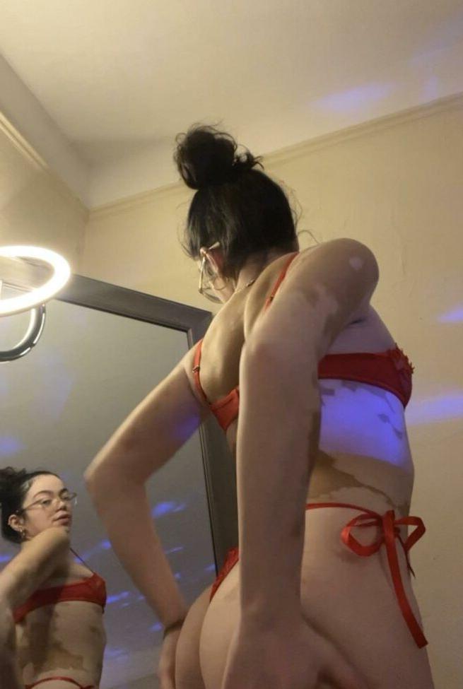 12P Ummmbzupcsdown nude