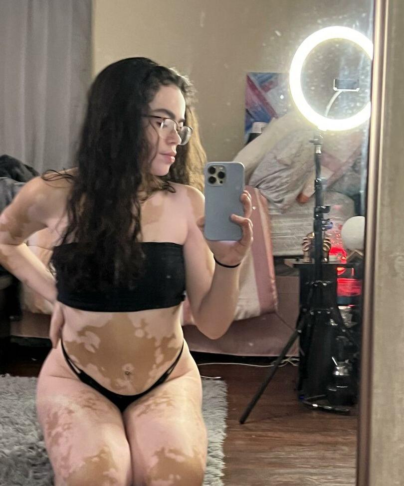 12P Ummmbzupcsdown nude