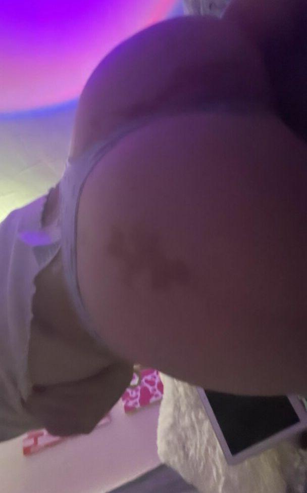 12P Ummmbzupcsdown nude
