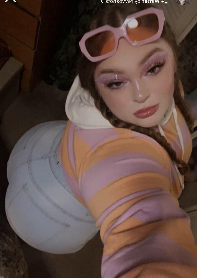 14P Allison_Been_Mobn nude