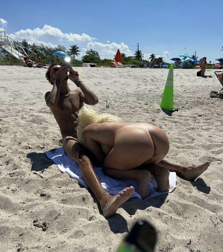 6P Hannahtwin01 nude
