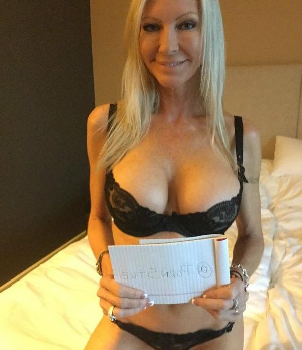 25P Emma Starr nude