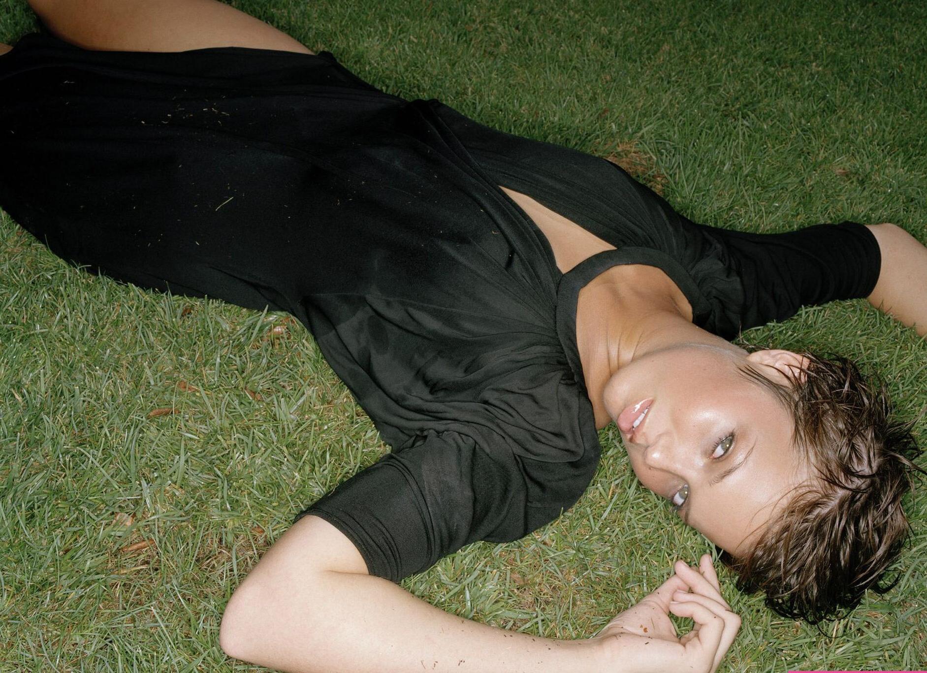25P Amanda Leigh Moore nude