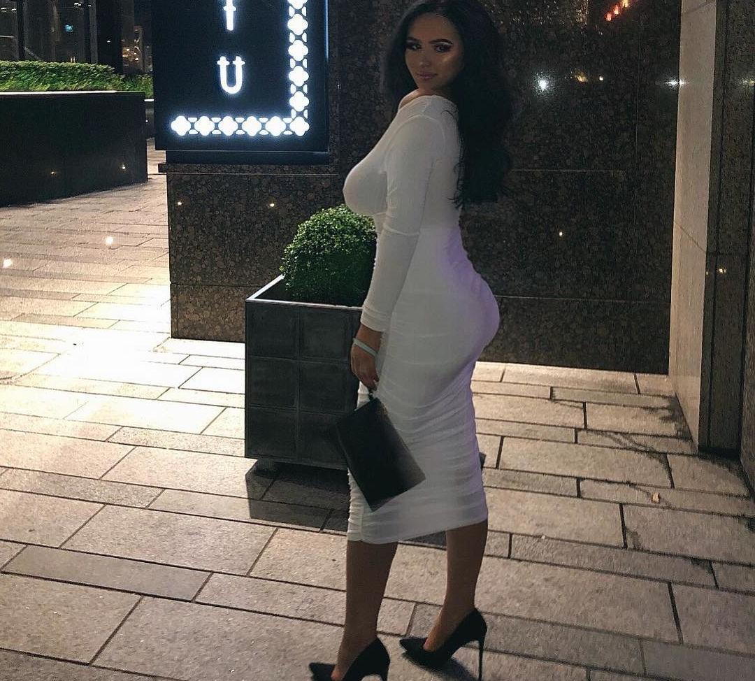 25P Simone Goodall nude