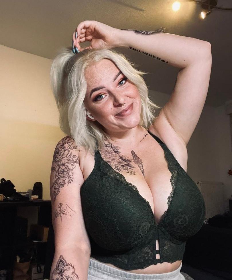 6P Likeboobs nude