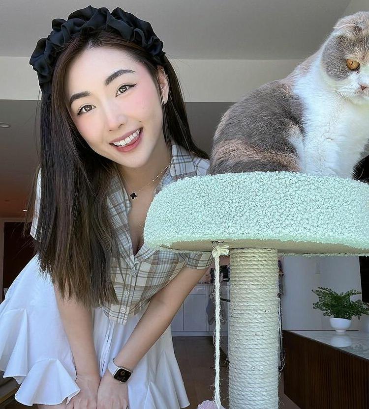 25P XChocobars nude