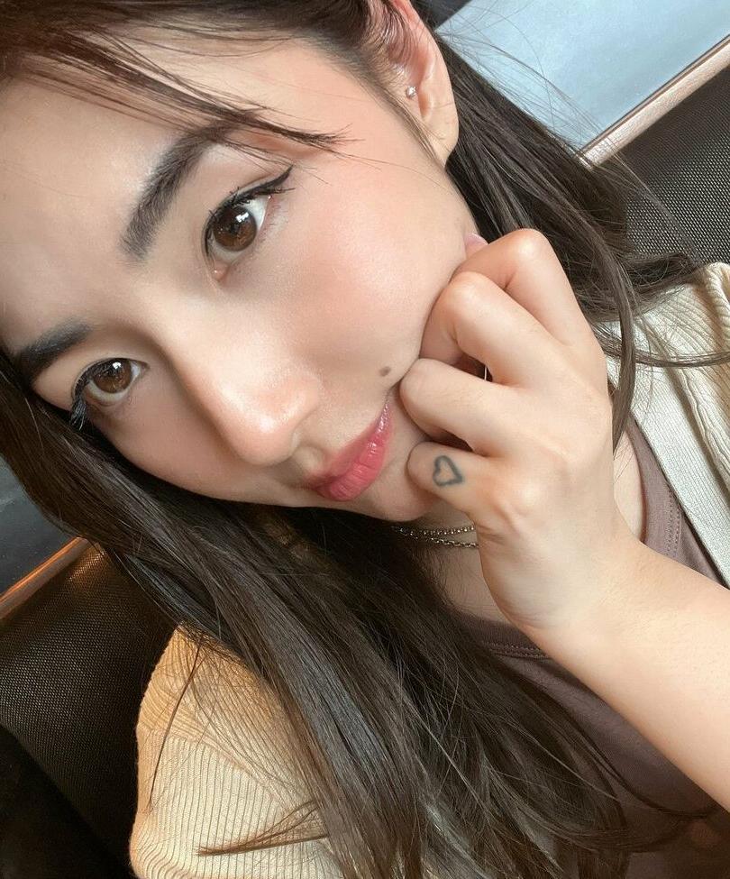 25P XChocobars nude