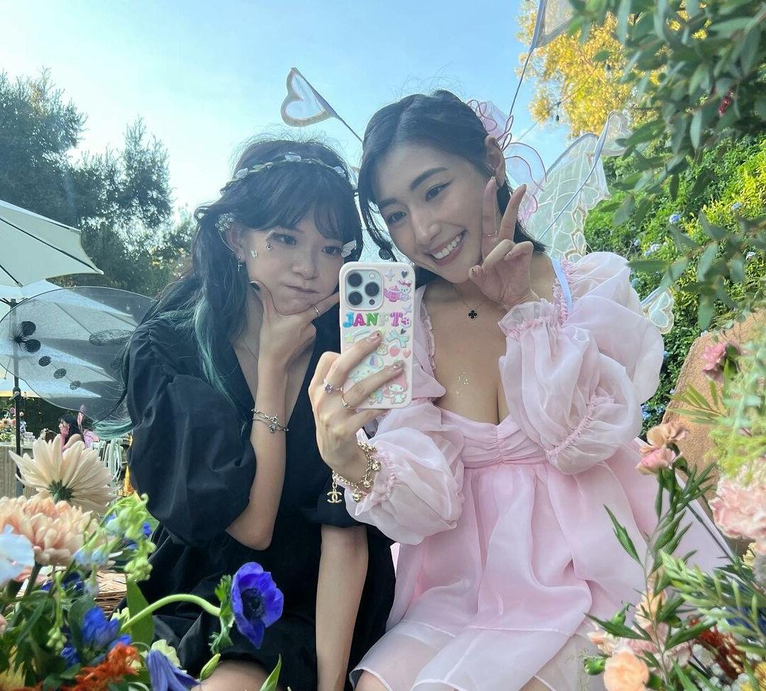 25P XChocobars nude