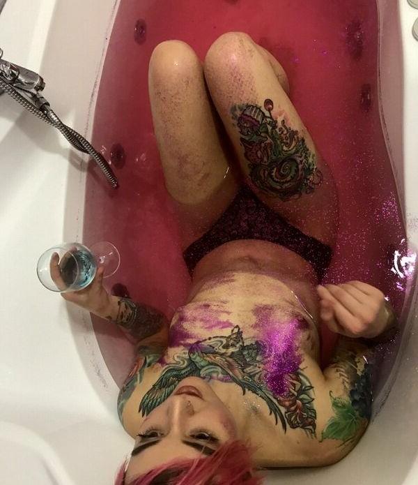 13P Pink_Hurricane nude