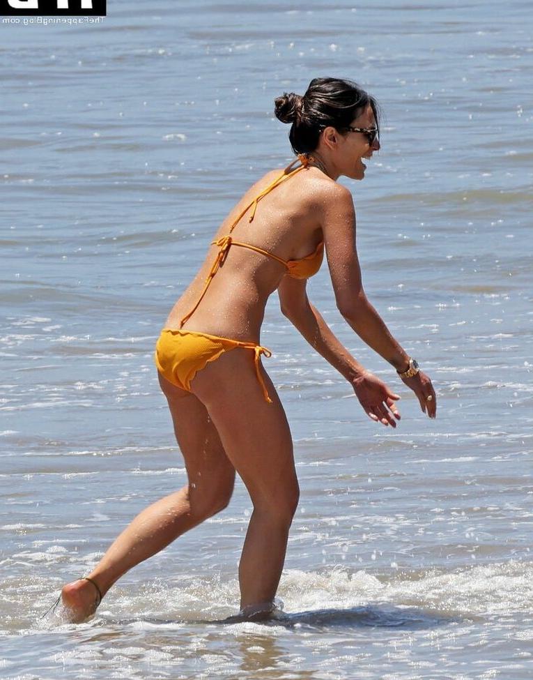 25P Jordana Brewster nude