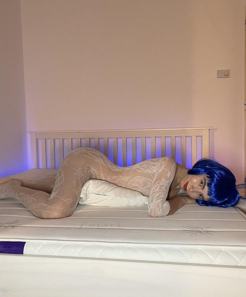 25P Wild_imt nude