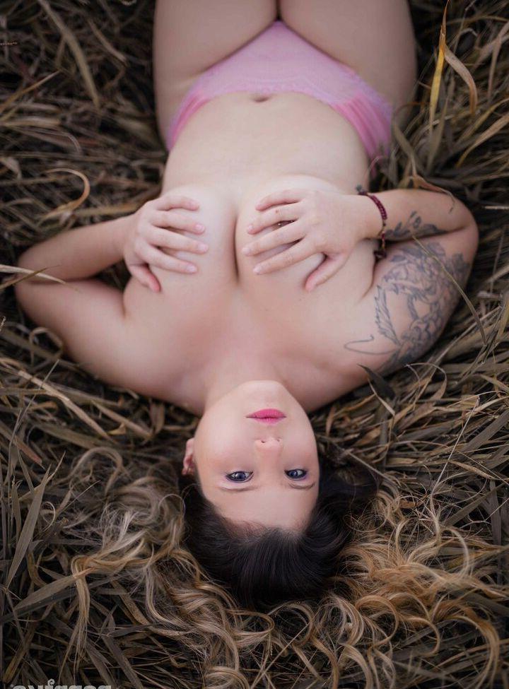 25P Fabrícia Domingues nude