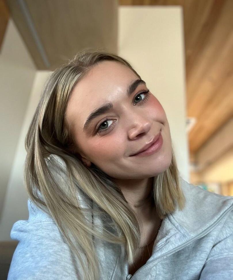 25P Natalie Decker nude