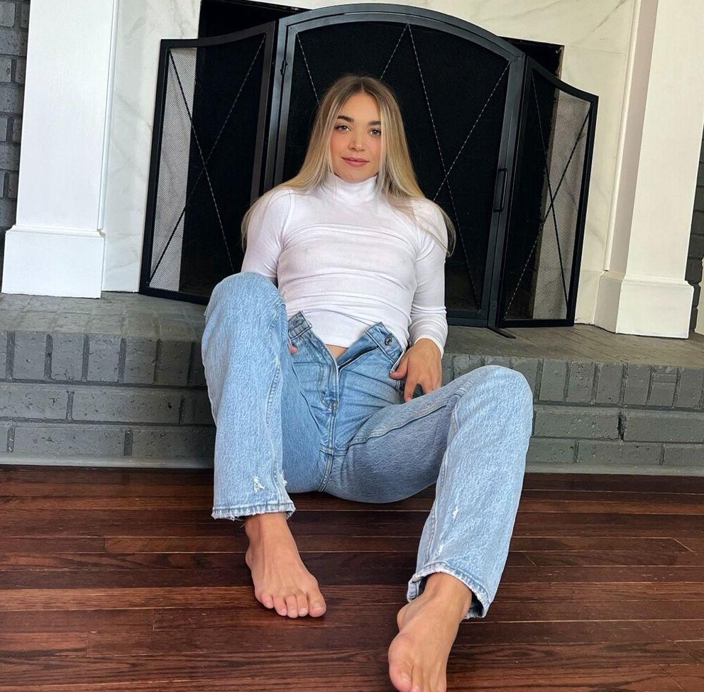 25P Natalie Decker nude
