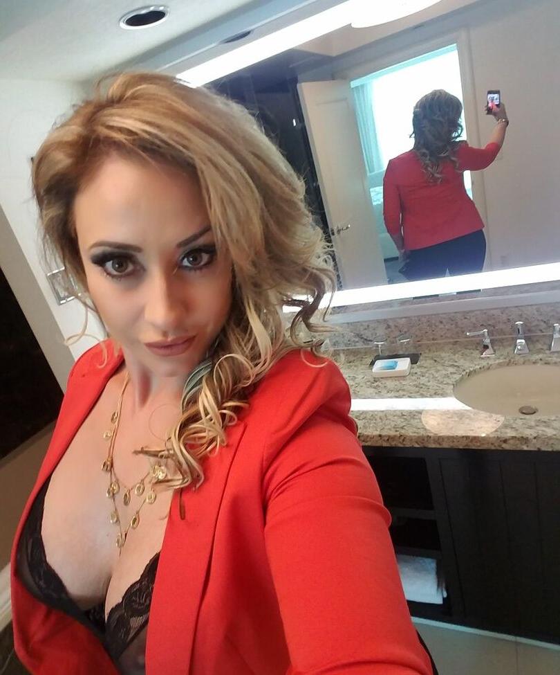 25P Eva Notty nude