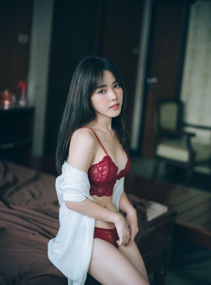 25P Kanlaya Sae-ngow nude