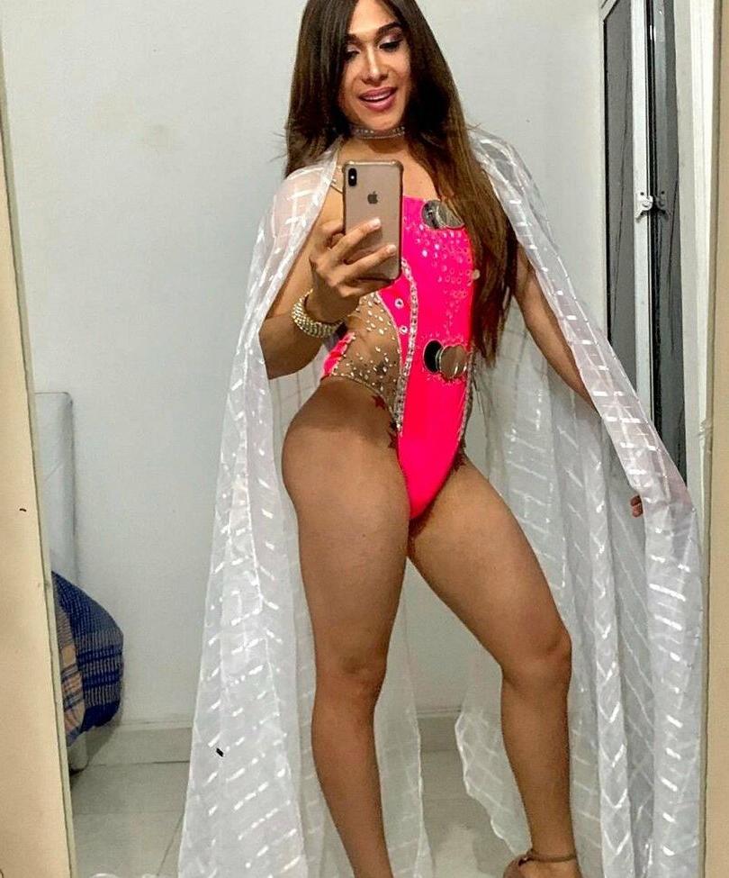 25P TheRealAnaconda nude