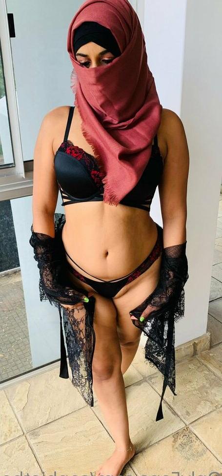 25P Sophia nude