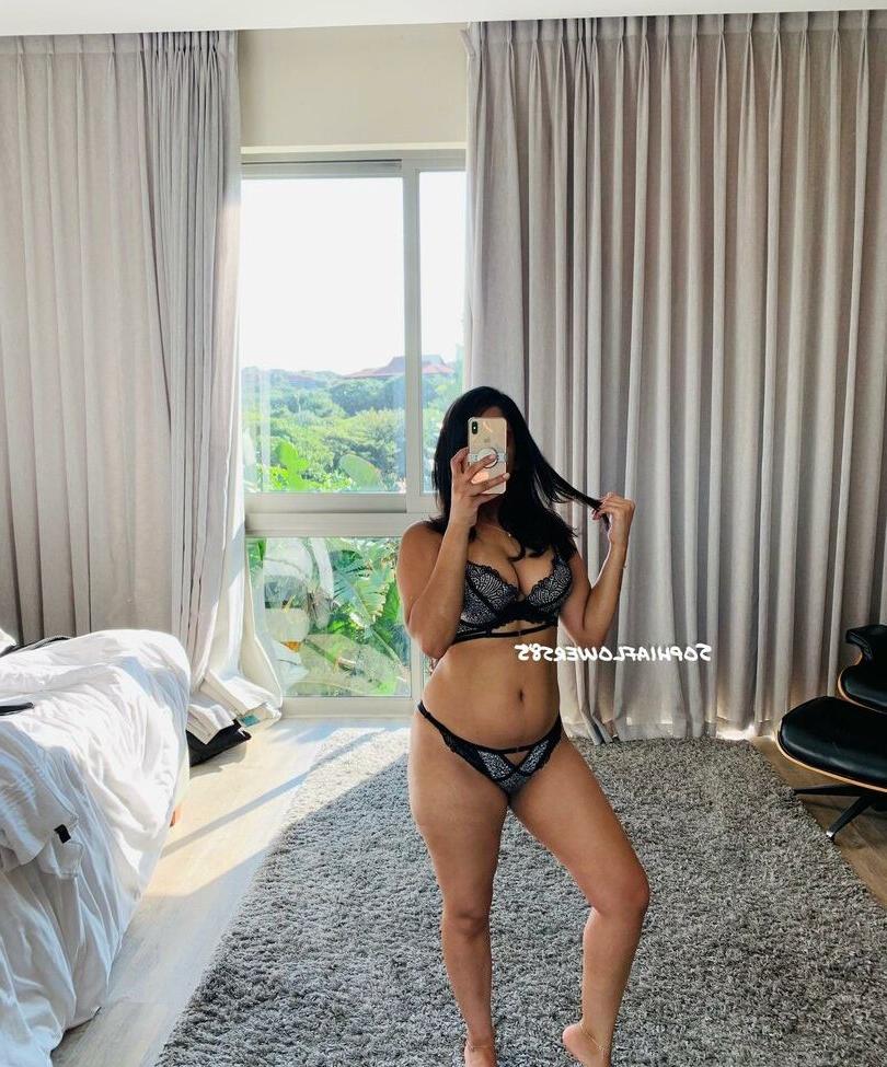25P Sophia nude