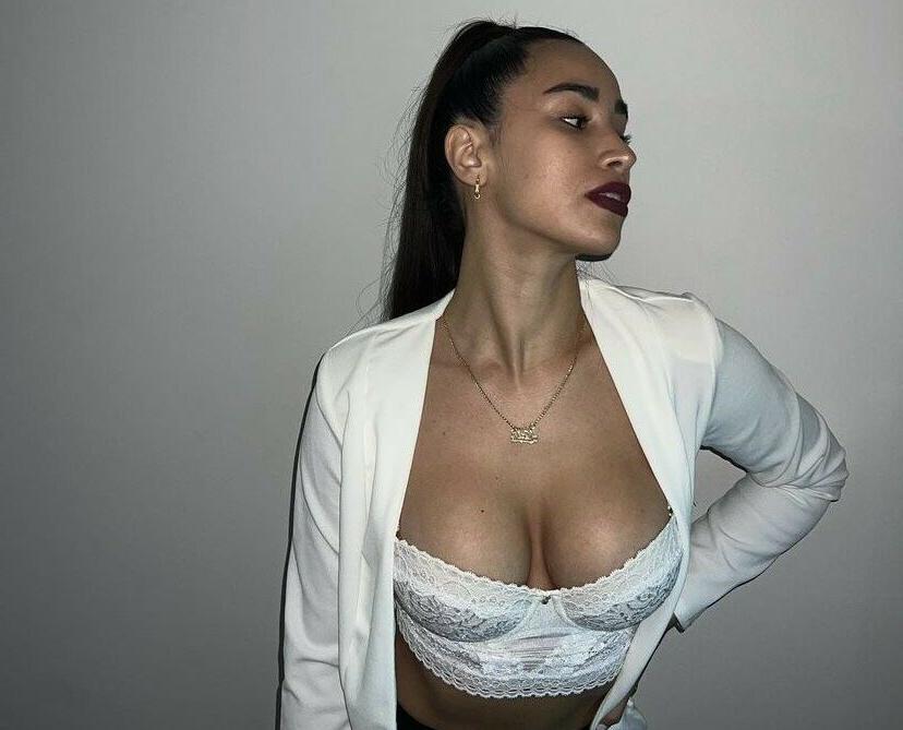 6P Nair Riveros nude