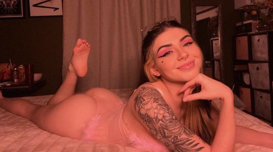 15P Gothbabygirlfriend nude