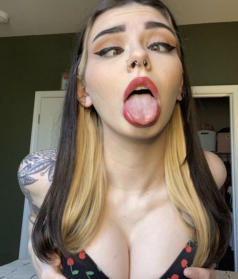 15P Gothbabygirlfriend nude