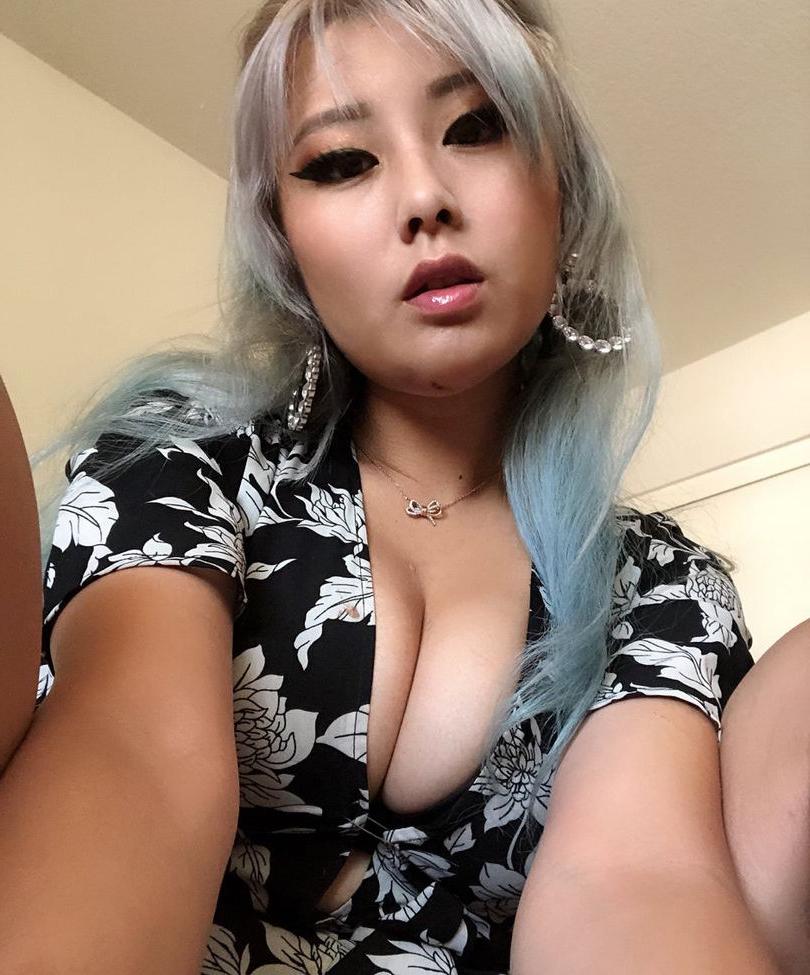 25P Raina Huang nude