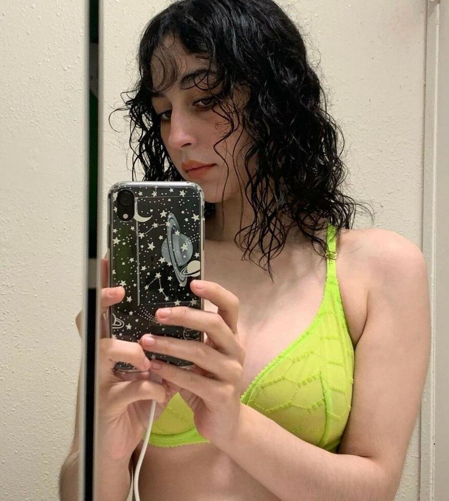 18P Muhlizza nude