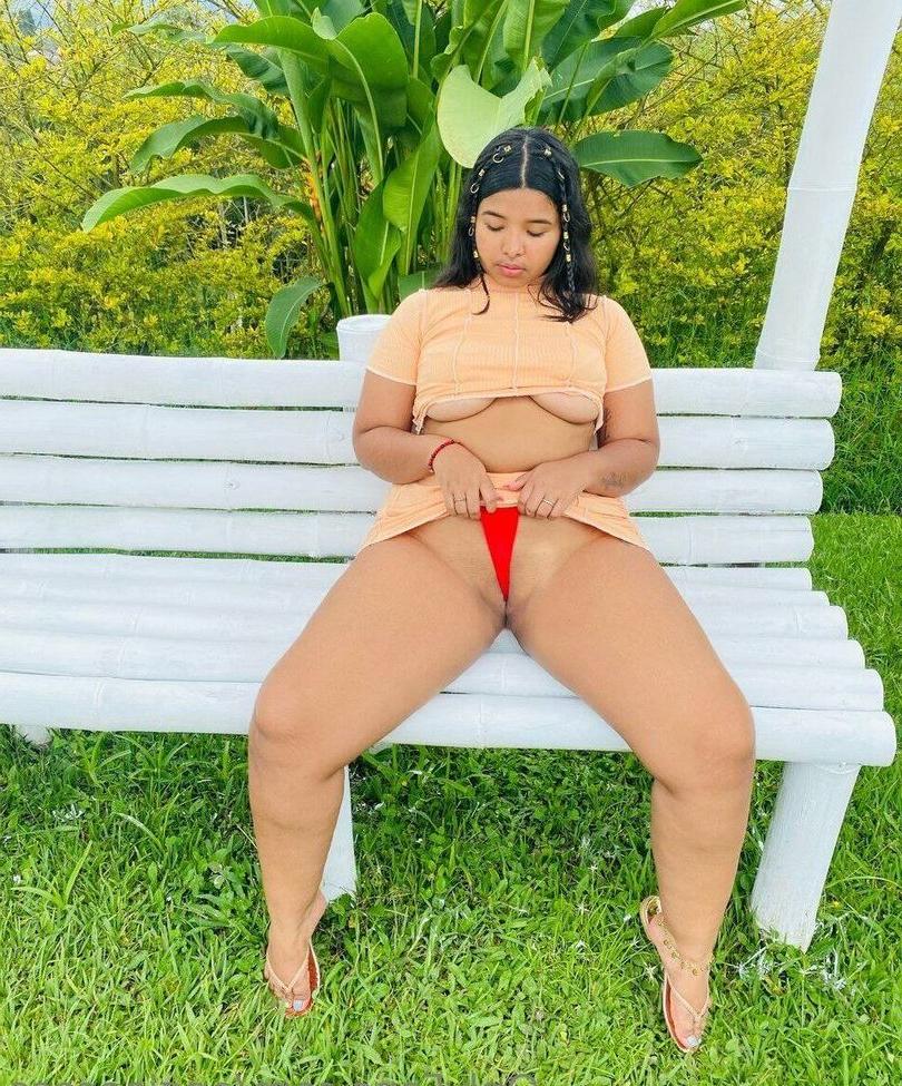 25P Angiecoss nude