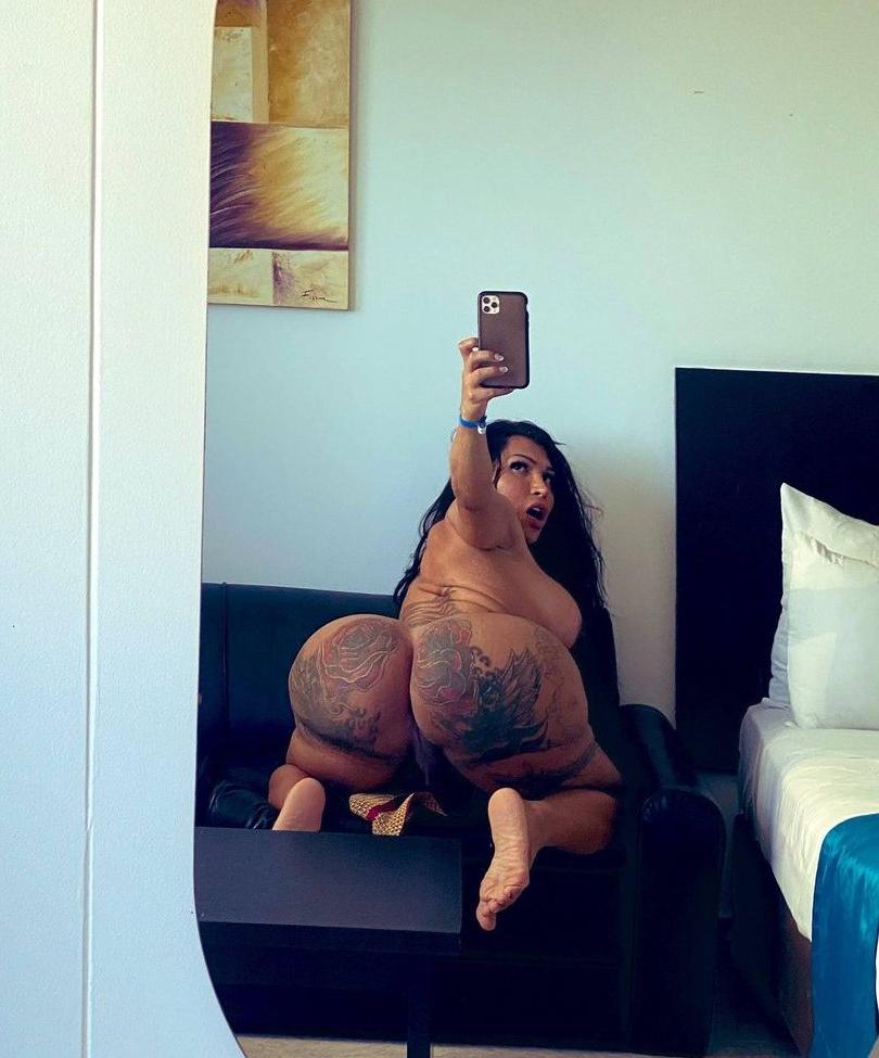 25P Sofia Madonaldo nude