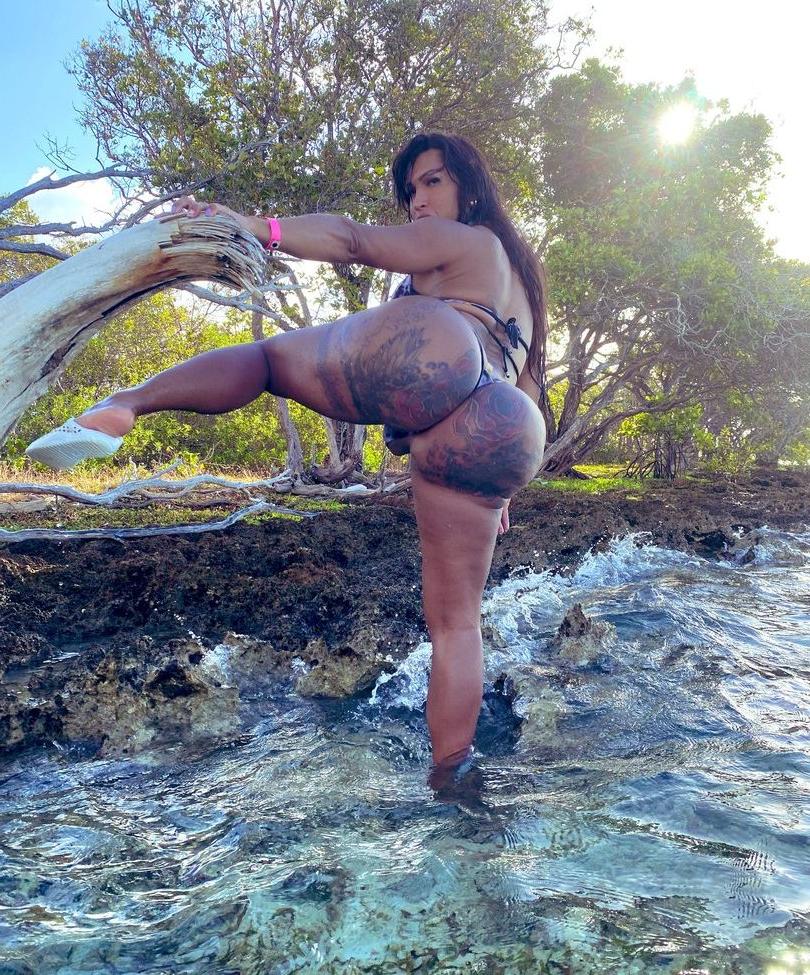 25P Sofia Madonaldo nude