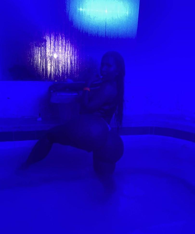 25P Sofia Madonaldo nude
